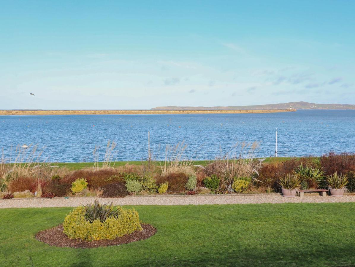 Port Apartment 1 Хоулихед Екстериор снимка